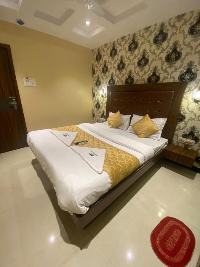 Garden Creek Residency - Near To Mumbai International Airport Hotel Екстериор снимка