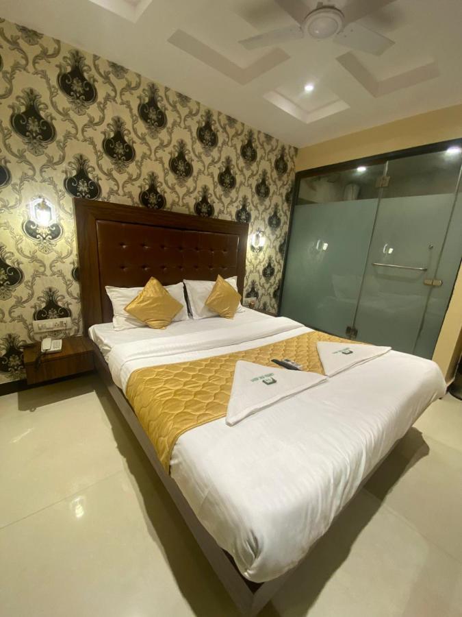 Garden Creek Residency - Near To Mumbai International Airport Hotel Екстериор снимка