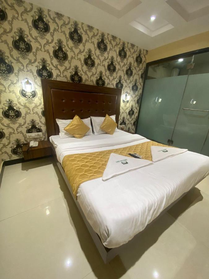 Garden Creek Residency - Near To Mumbai International Airport Hotel Екстериор снимка