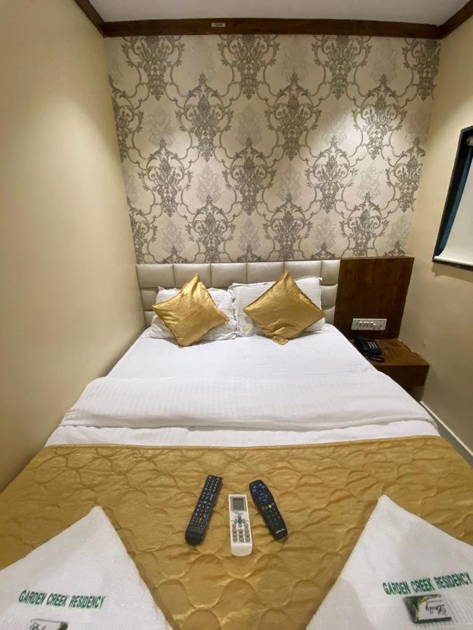 Garden Creek Residency - Near To Mumbai International Airport Hotel Екстериор снимка