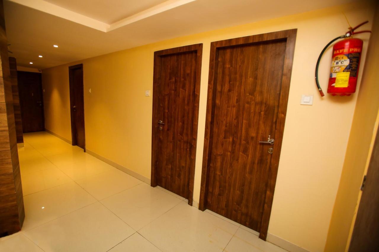 Garden Creek Residency - Near To Mumbai International Airport Hotel Екстериор снимка